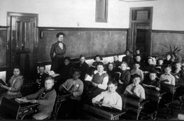 image: students and classroom, donovan school (13K)