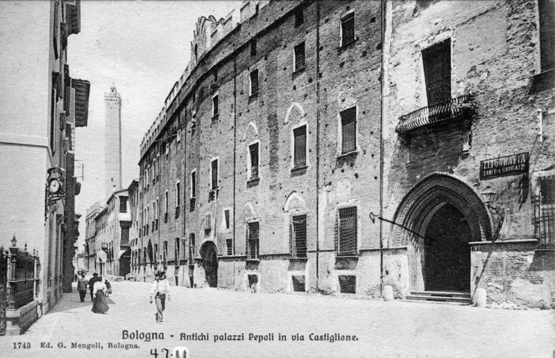 Bologna - Antichi palazzi Pepoli in via Castiglione