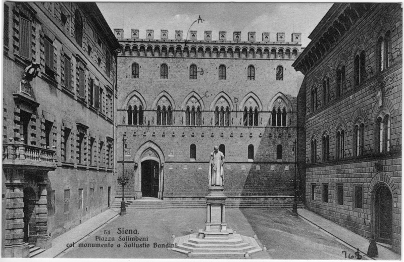 Siena. Piazza Salimbeni col monumento a Sallustio Bandini