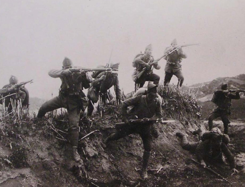 Greek infantry charge in river Ermos during the Greco-Turkish War (1919-1922)